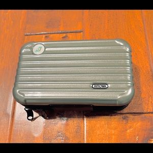 Rear RIMOWA Metallic green Iconic Hard Case